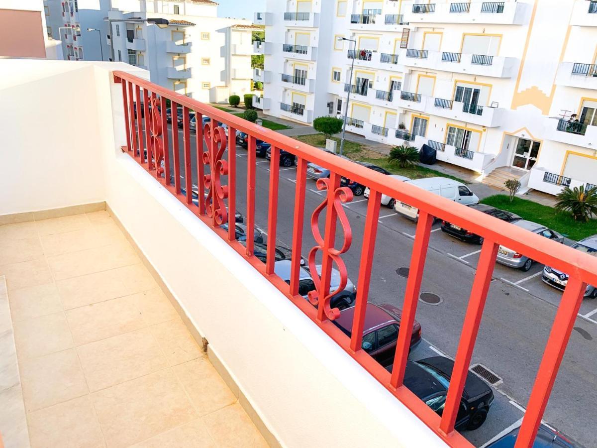 Apartamento T2 Carvoeiro-Lagoa Precos Acessiveis Apartman Kültér fotó