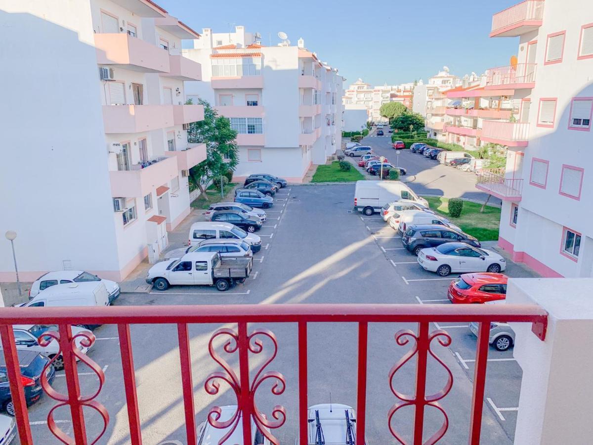 Apartamento T2 Carvoeiro-Lagoa Precos Acessiveis Apartman Kültér fotó
